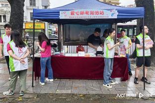 队报：恩里克有私人心理医生，提供各类建议并帮恩里克管理&沟通